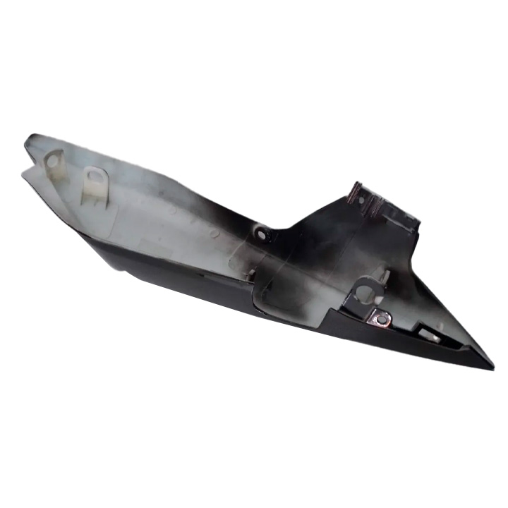 CUBIERTA COLA IZQ NEGRO BLANCO 150Z 2019