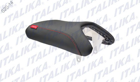 [F03010136] ASIENTO DEL NEGRO COSTURAS ROJAS RT200 GP
